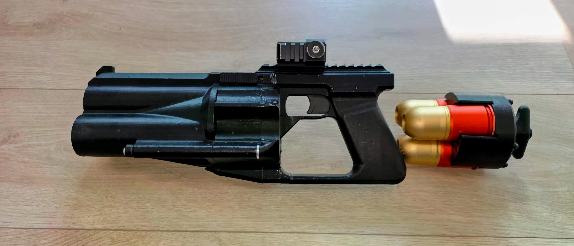 亞龍工作室 TGL-40 (Triple Barrel Grenade Launcher) 生存遊戲 榴彈發射器 展示照