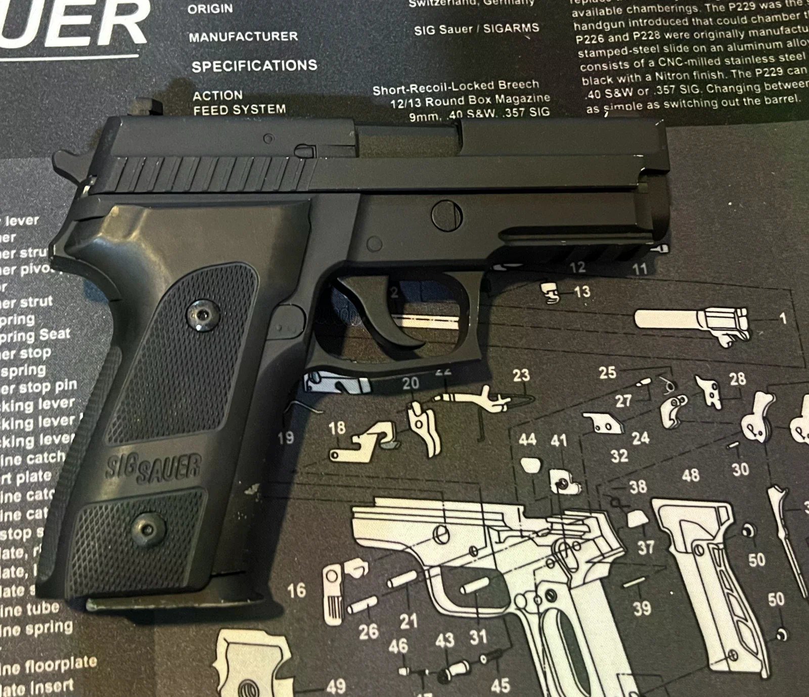 KJ old-school duty pistol 生存遊戲 手槍 展示照